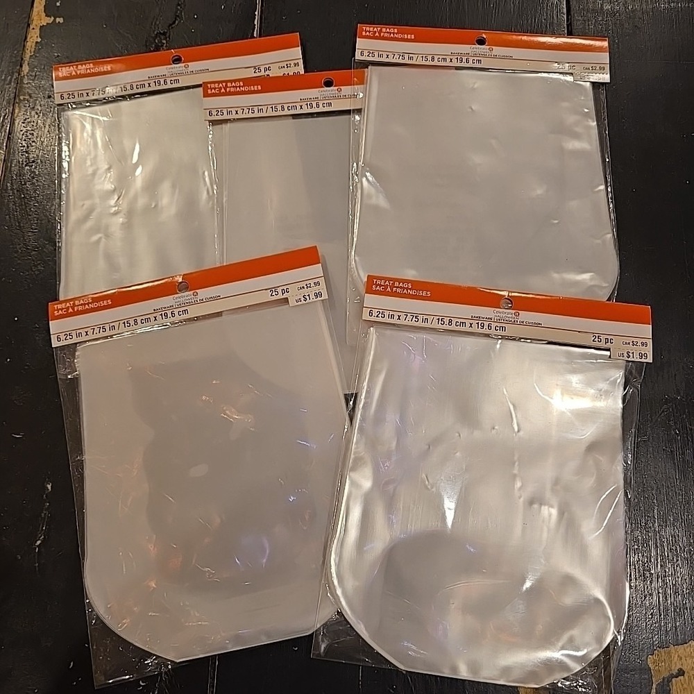 NEW Celebrate It Clear Treat Bags 6.25 in x 7.75 in w/ Ties 5 Bags = 125 TOTAL